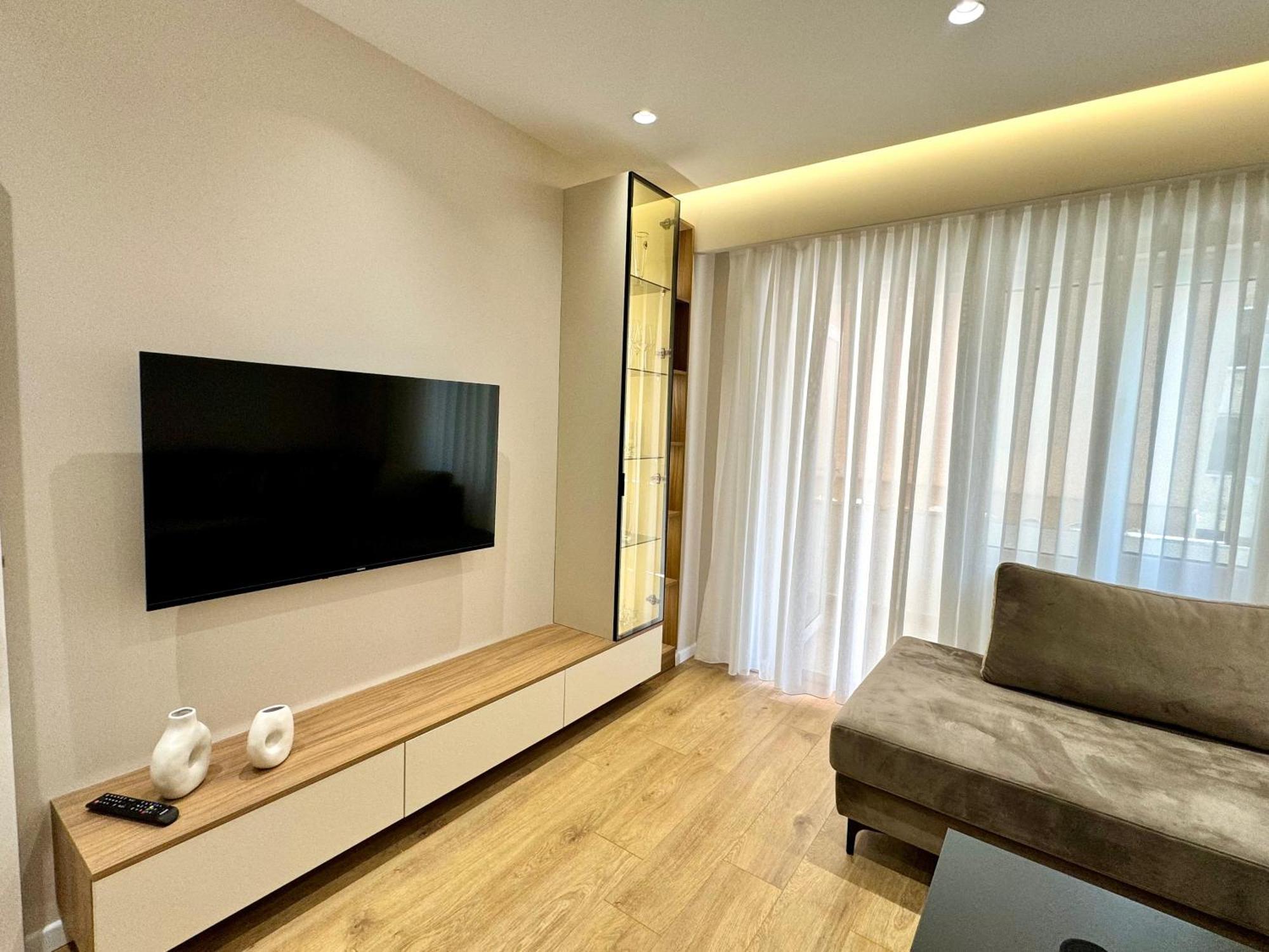Hotell E&r At Myslym Shyri Tiranë